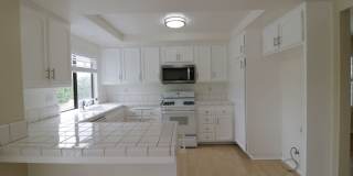 2/Bedroom Townhome in West Hills! Gallery 8