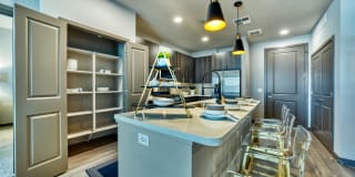 The Rey Downtown Gallery 15