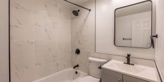 Country Club Apartments Gallery 6