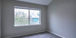 Adorable 2 bedroom townhome style Condo Gallery 13
