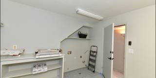 31 STRATFORD HALL Circle Gallery 48