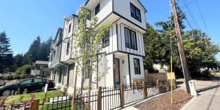 Lovely 3 Bedroom Townhome Built In 2022! Gallery 1