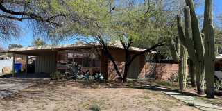 Central 3 Bedroom 2 Bath Burnt Adobe Home with Pool Central 3 Bedroom 2 Bath Burnt Adobe Home with Pool Gallery 1
