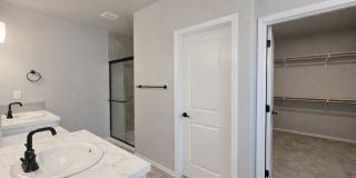 SOUTHRIDGE HOME! Modern Comfort Meets Everyday Convenience! Gallery 21