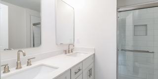 Beautiful 3BR 3.5BA Townhome w/ Full Appliance Kitchen - Garage Parking in West End Gallery 10