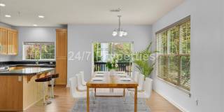 *MOVE-IN SPECIAL!* 3 BD I 2.5 BA Beaverton Townhome Gallery 9