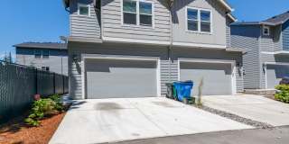 Newer 3BD/2.5BA Townhome Near Walking Trail With Fenced Back Yard, Attached Garage! Gallery 1