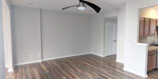 Townhome Close to I-485 and Shopping/Restaraunts Gallery 7