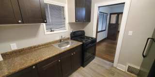 2 Bedroom, 1 Bathroom home with large garage Gallery 3
