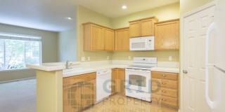 Spacious 3 Bedroom, 2.5 Bath Townhome Available in Hillsboro - 2 Car Garage! Spacious 3 Bedroom, 2.5 Bath Townhome Available in Hillsboro - 2 Car Garage! Gallery 6