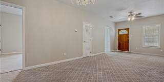 1622 Woodlawn Gallery 5