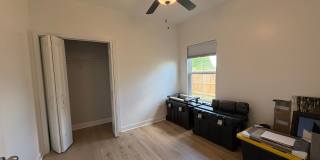 MOVE IN SPECIAL: $1000 OFF 1ST MONTH'S RENT!** Gallery 16
