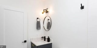 Caroline Gallery 4