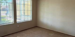Rare 3 Bed / 2 Bath with Huge Backyard! Gallery 12