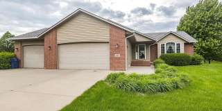 5 Bedroom, 3 Bath Single Family Home Gallery 1