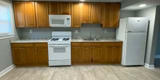 3 BEDROOM REMODELED UNIT! 3 BEDROOM REMODELED UNIT! Gallery 1