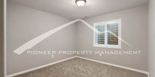 Stylish Townhouse 2bed / 2bath, 2 car garage and AC in Gated Community Near Powers Corridor Gallery 22
