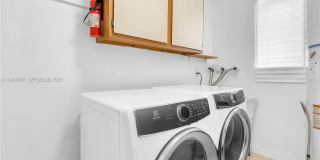 151 SE 9th Ct Gallery 26