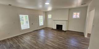 2509 Gladstone St Gallery 16