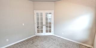 Three Bedroom Townhome Gallery 9