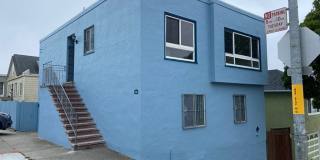 Spacious Corner Home in a Sunny Neighborhood (bayview) Gallery 1