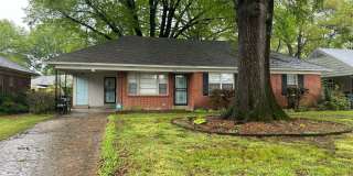 Welcome to this charming 3 bedroom, 1.5 bathroom home in Colonial Acres. Gallery 1