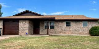 1618 SE Clover Ln- NOW AVAILABLE! 1618 SE Clover Ln- NOW AVAILABLE! Gallery 1