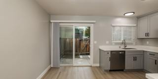 Sunnyvale Townhome with Private Fenced Backyard Gallery 5