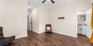 1403 E Anderson Street Gallery 16
