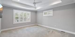811 Smith Avenue Gallery 27