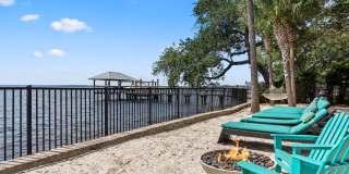 Bell Riverside Gallery 16