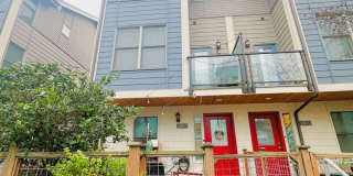 Beautiful 3 Bedroom Townhouse in South Seattle Gallery 1