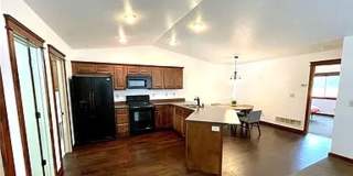 Beautiful 3 bedroom 2 1/2 bath townhouse in 4 Corners! Fenced backyard! Beautiful 3 bedroom 2 1/2 bath townhouse in 4 Corners! Fenced backyard! Gallery 10