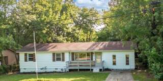 FREE MONTH RENT! Freshly Updated 3 Bedroom House Gallery 1