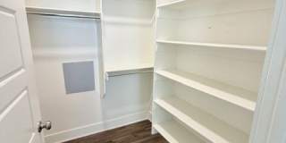 1701 W Deane Street Gallery 15