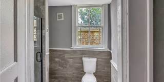 607 E 37th Street Gallery 10