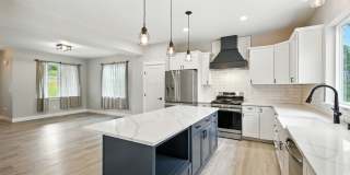Charming & Updated 4BD/2.5BA! Charming & Updated 4BD/2.5BA! Gallery 13