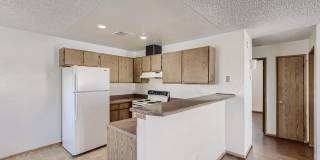 LOVELY 2 bedroom Condo Ready for Immediate Move in!! Gallery 24