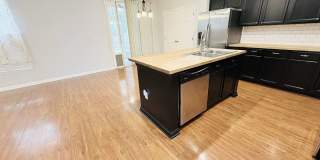 Beautiful Home with Private Wooded Backyard Beautiful Home with Private Wooded Backyard Gallery 5