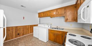 Cozy Two Bedroom Apartment Gallery 29
