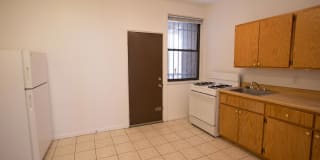 5416 S. Woodlawn Avenue Gallery 21