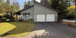Classic 3 BD 2 BA Large Home with Amazing Yard! Gallery 1