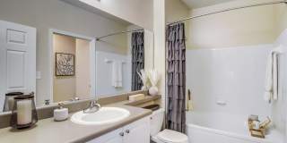 Magnolia at Milton Gallery 38