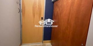 2323 Locust Street Gallery 16