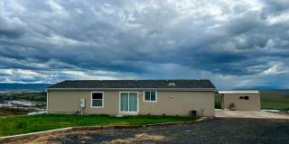3-Bedroom Home with Incredible Views Gallery 1