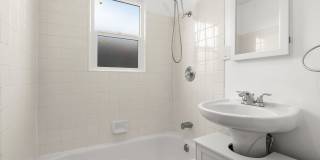 Recently Renovated University Heights 2 Bed 1 Bath with 2 off-street parking spaces! Pet OK! Gallery 22