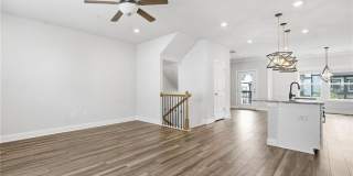 407 Lincoln Street Gallery 27