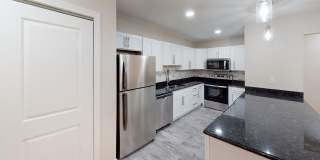 Spacious 2 Bedroom Condo with 2 Bathrooms! Gallery 2