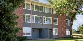 Top-Floor 2-Bedroom Apartment with Vaulted Ceilings! Gallery 16