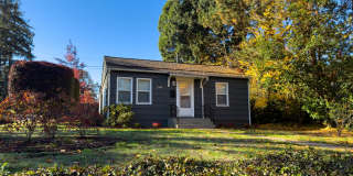 WINTER SPECIAL - Charming 2 Bed 1 Bath Home on Fenced Corner Lot in South Salem Gallery 1